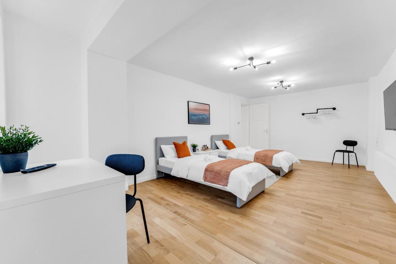 2 Apartments,4 Betten,zentral Am Sbahnhof Koepenick,vollmoebliert Appartamento *