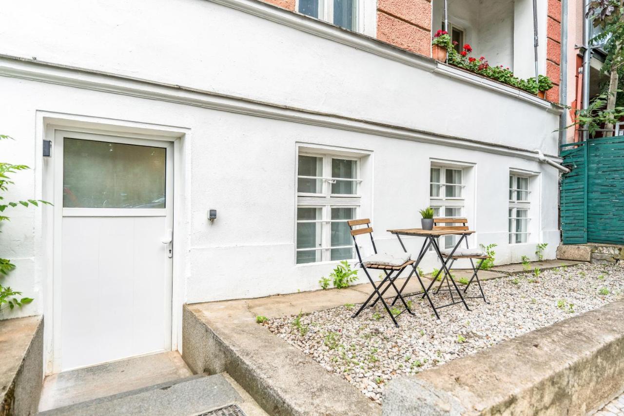 2 Apartments,4 Betten,zentral Am Sbahnhof Koepenick,vollmoebliert * Berlino